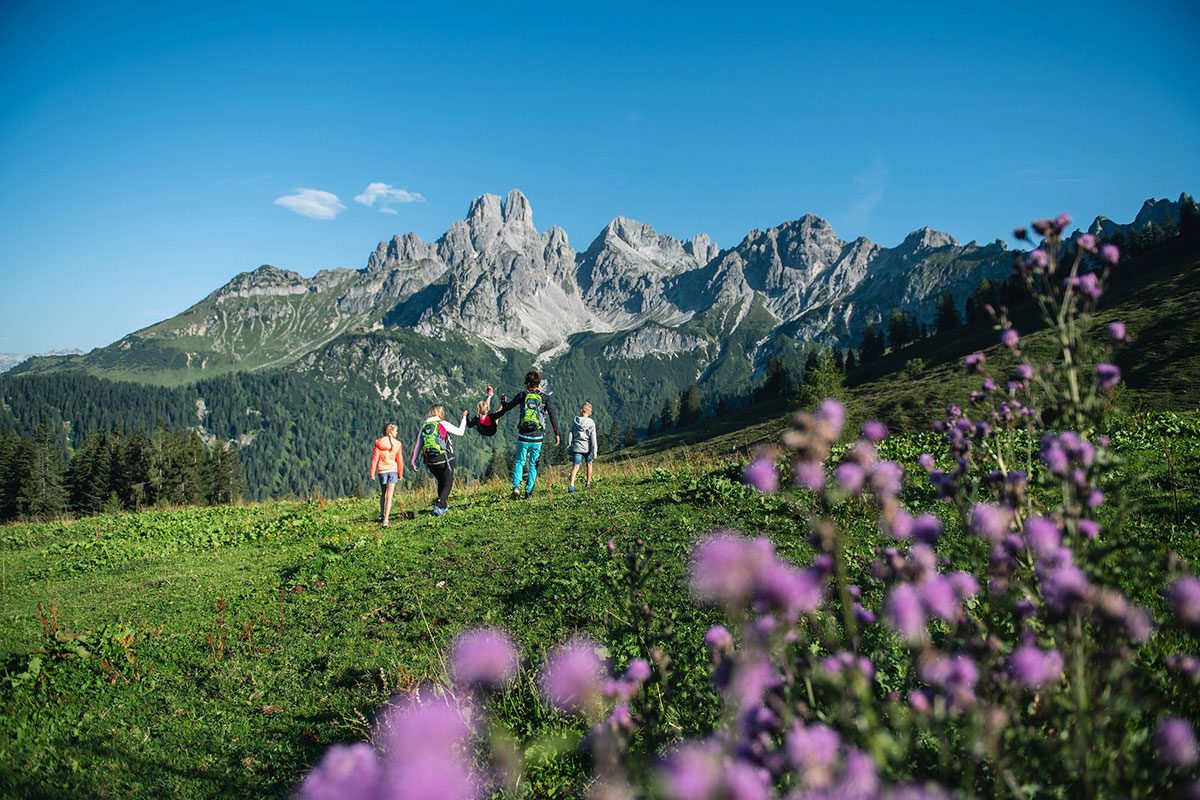 Wandern im Sommerurlaub in Filzmoos, Salzburger Sportwelt